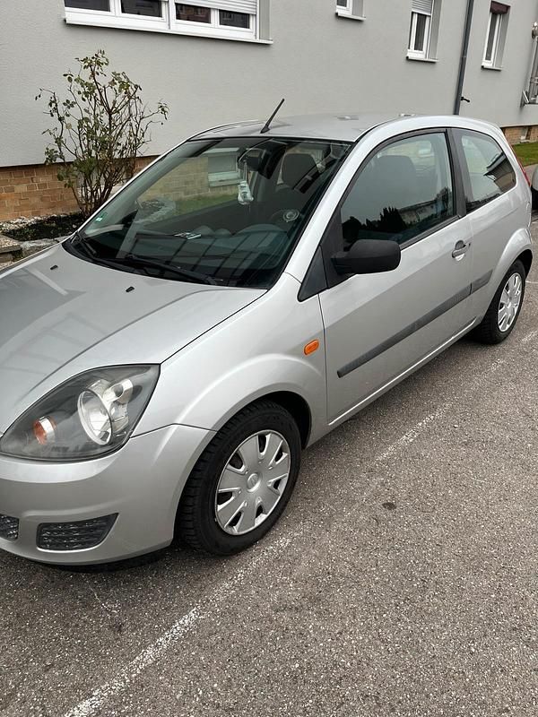 Silber Gebraucht 2006 Ford Fiesta Kleinwagen | 1.799 € (Fairer Preis) - Bild 1/4