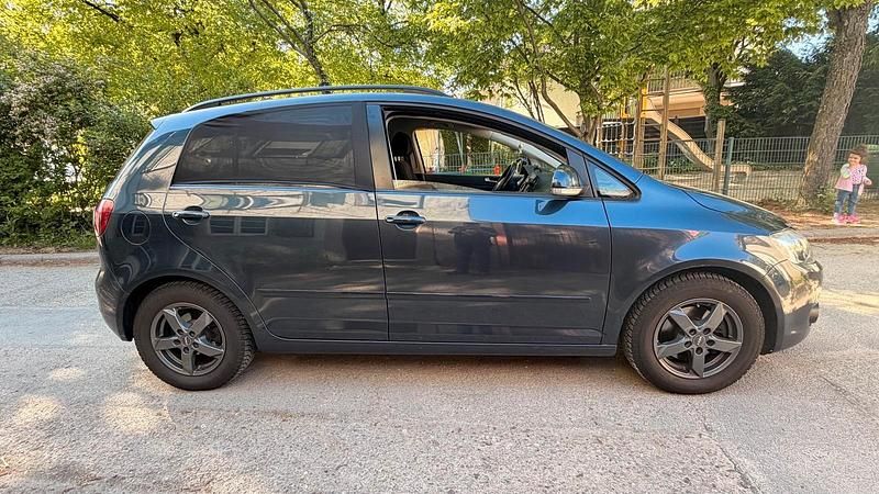 Second-hand VW Golf 122 CP (89 kW) 2009 Monovolum