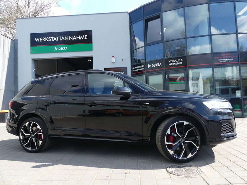 Mythosschwarz metall (metallic) Gebraucht 2022 Audi Q7 S-Line SUV | 64.799 € (Teuer) - Bild 1/4