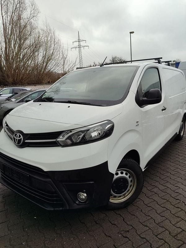Gebraucht Toyota Proace Comfort 95 PS (69 kW) 2017 Weiß Van / Kleinbus