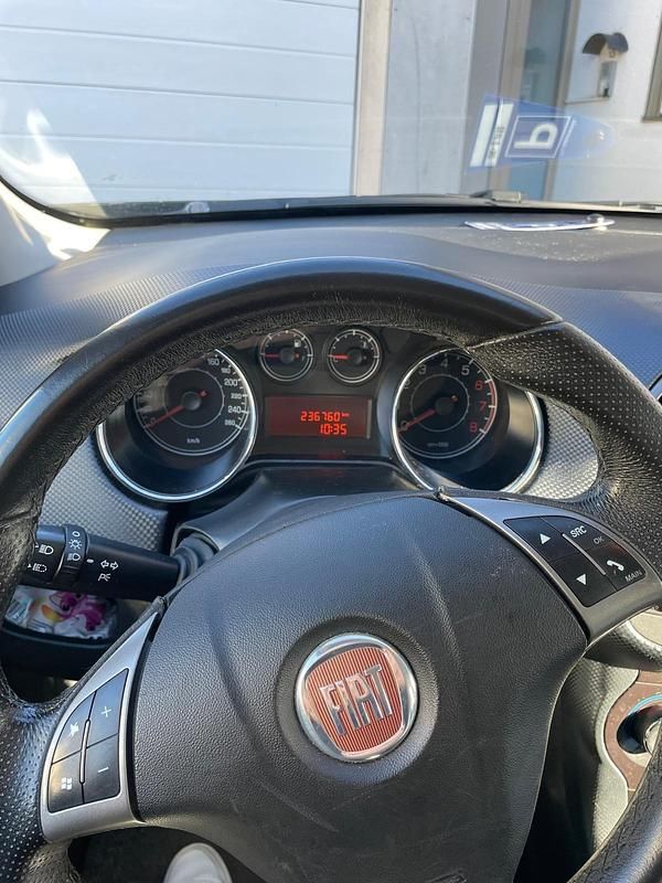 Gebraucht Fiat Bravo 90 PS (66 kW) 2009 Schwarz Kleinwagen