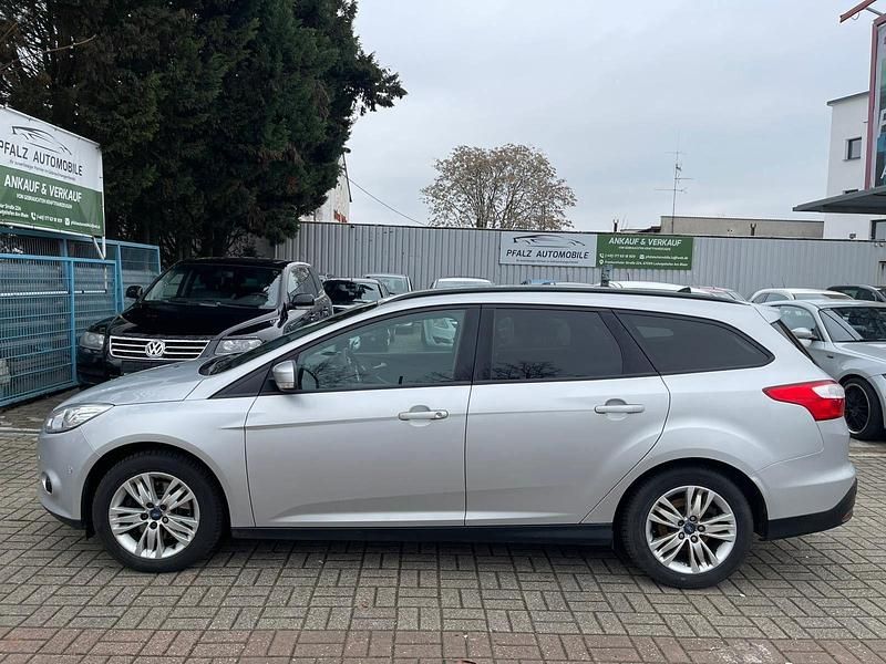 Gebraucht Ford Focus Trend 105 PS (77 kW) 2011 Silber Kombi