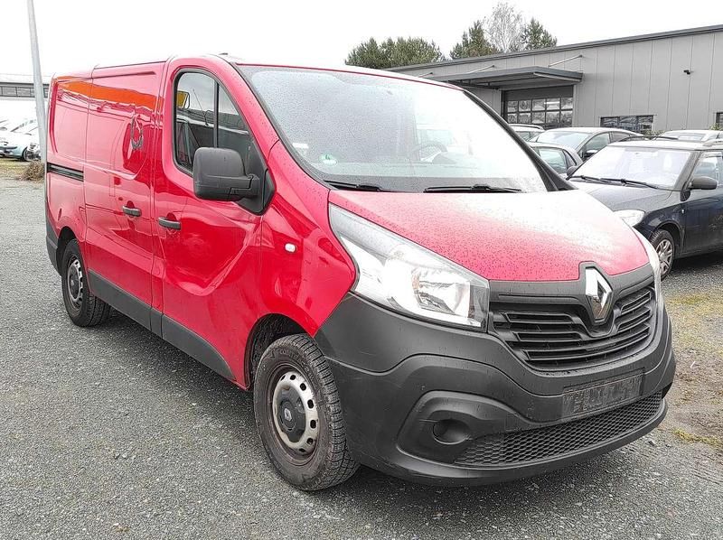 Gebraucht Renault Trafic 90 PS (66 kW) 2014 Volcano red Van / Kleinbus