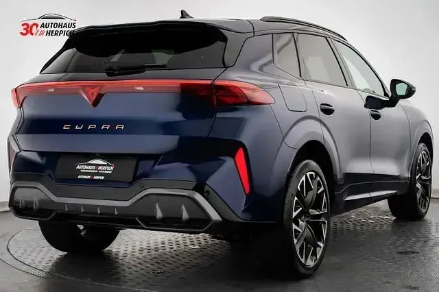 Neu Cupra Terramar VZ 265 PS (194 kW) 2026 Blau SUV