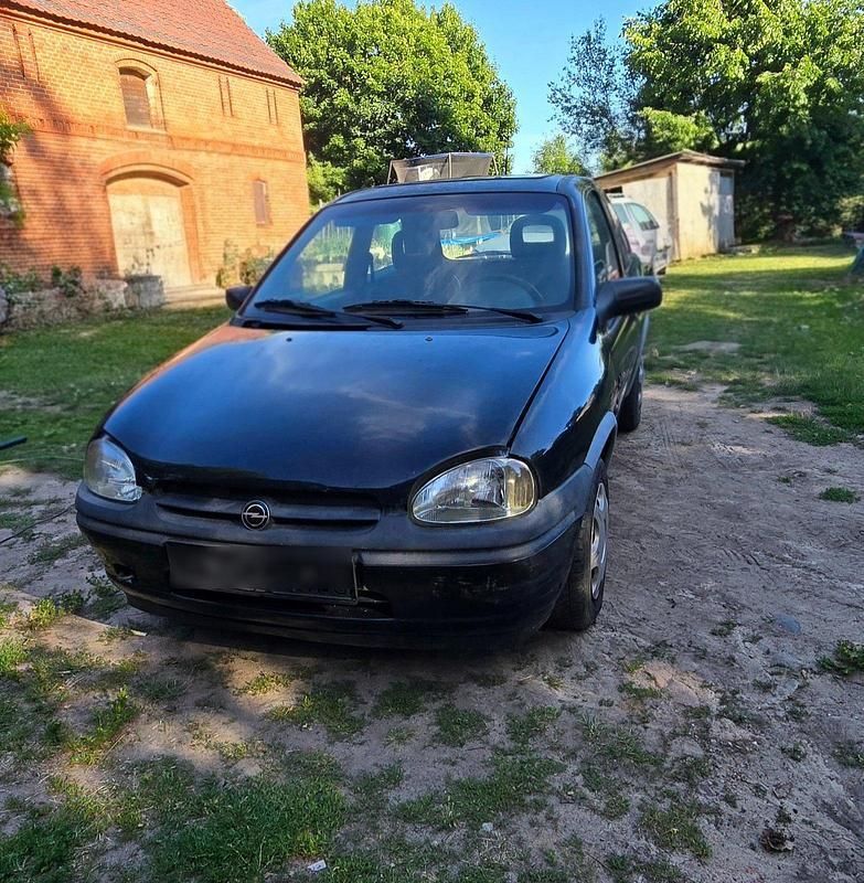 Schwarz Gebraucht 1996 Opel Corsa Kleinwagen | 350 € (Guter Preis) - Bild 1/4