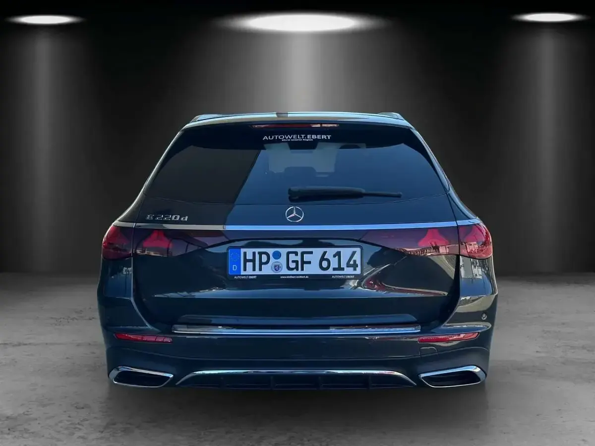 Gebraucht Mercedes E220 AMG 197 PS (144 kW) 2025 Grau Limousine