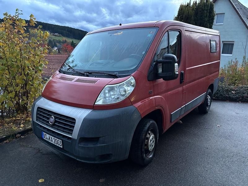 Gebraucht Fiat Ducato 100 PS (73 kW) 2010 Rot Van