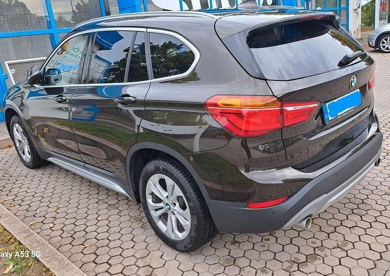 Braun Gebraucht 2018 BMW X1 Advantage SUV | 17.500 € (Guter Preis) - Bild 1/4