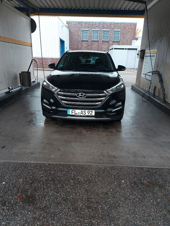 Gebraucht Hyundai Tucson Style 185 PS (136 kW) 2016 Schwarz SUV