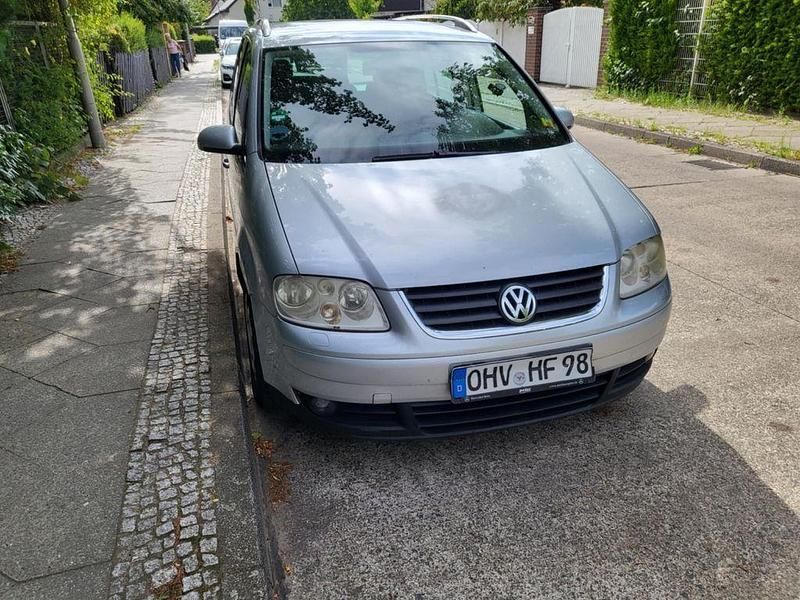 Grau Gebraucht 2004 VW Touran Conceptline Van / Kleinbus | 1.400 € (Guter Preis) - Bild 1/4