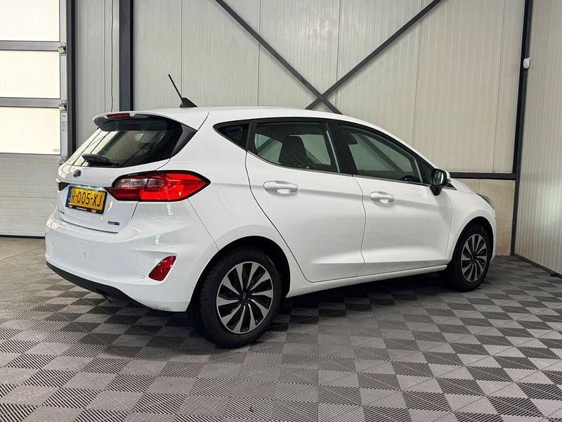 Gebraucht Ford Fiesta Titanium 101 PS (74 kW) 2022 Weiß Kleinwagen