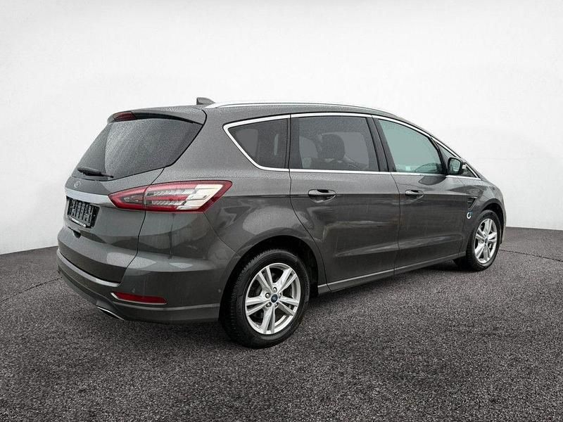 Gebraucht Ford S-MAX Titanium 190 PS (139 kW) 2020 Grau Van / Kleinbus