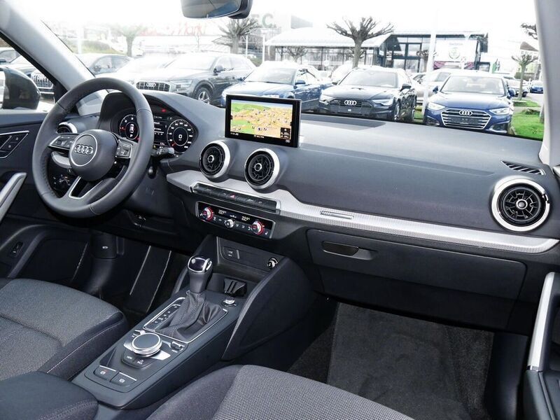 Gebraucht Audi Q2 Advanced Plus 150 PS (110 kW) 2023 Grau SUV