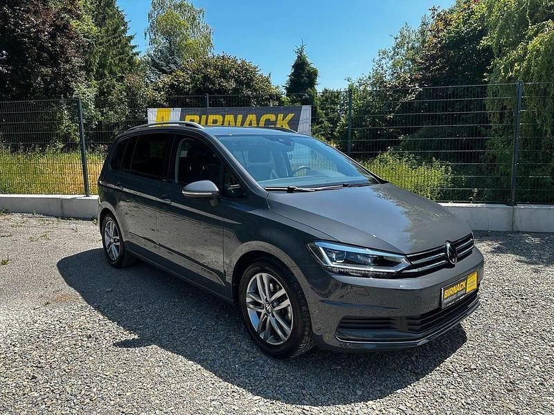 Grau Gebraucht 2024 VW Touran Move Van / Kleinbus | 36.250 € (Fairer Preis) - Bild 1/4