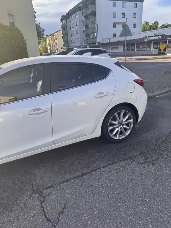 Second-hand Mazda 3 Center-Line 120 CP (88 kW) 2014 Alb Berlinǎ