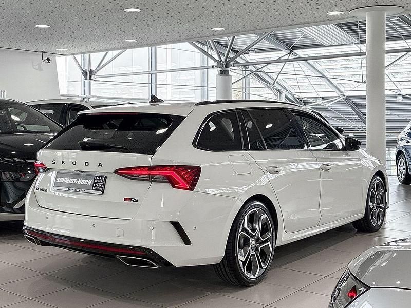 Gebraucht Skoda Octavia RS 245 PS (180 kW) 2022 Candyweiß (weiß) Kombi