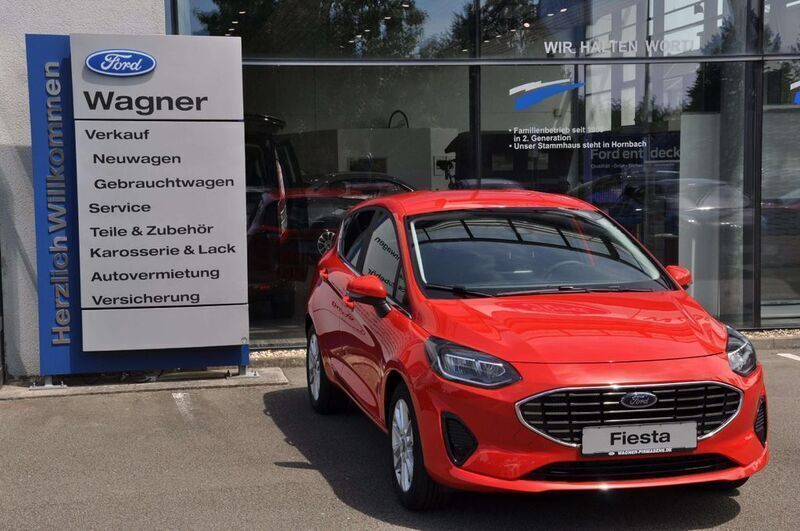 Rot Gebraucht 2023 Ford Fiesta Titanium Kleinwagen | 22.490 € (Teuer) - Bild 1/4