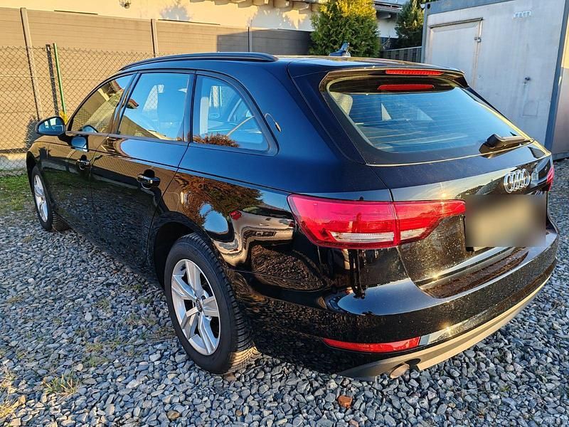 Gebraucht Audi A4 Comfort 150 PS (110 kW) 2017 Schwarz Kombi