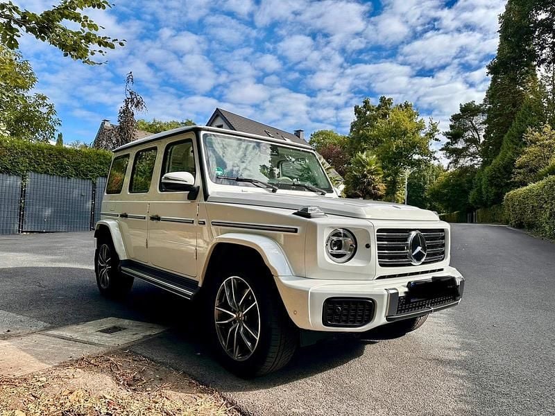 Weiß Gebraucht 2024 Mercedes G450 AMG line SUV | 159.500 € (Fairer Preis) - Bild 1/4