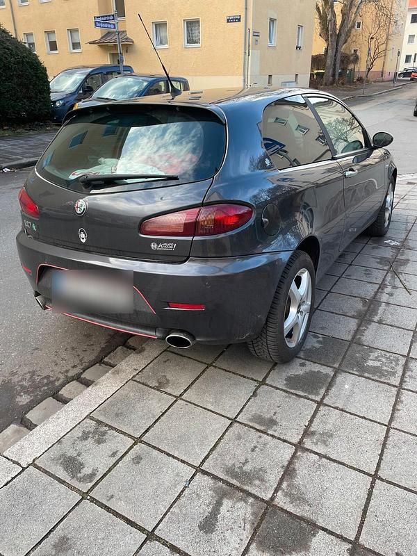 Gebraucht Alfa Romeo 147 120 PS (88 kW) 2008 Grau Kleinwagen