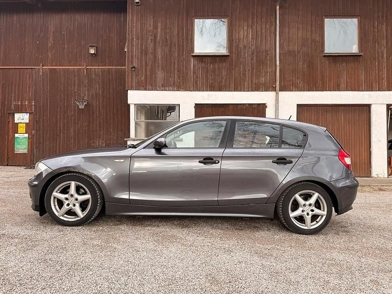 Gebraucht BMW 118 122 PS (89 kW) 2005 Grau Kleinwagen