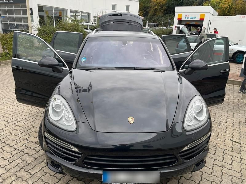 Second-hand Porsche Cayenne 245 CP (180 kW) 2012 Negru SUV