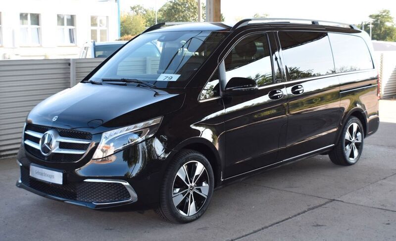 Schwarz Gebraucht 2020 Mercedes V250 Exclusive Van / Kleinbus | 60.699 € (Teuer) - Bild 1/4