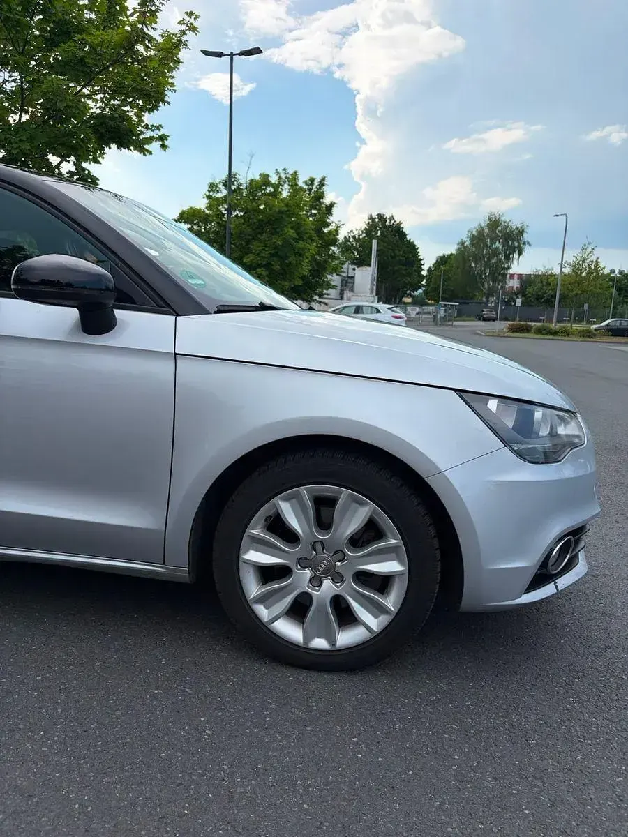Gebraucht Audi A1 Sportback S-Line 122 PS (89 kW) 2012 Silber Kleinwagen