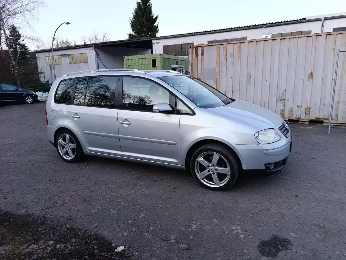 Gebraucht VW Touran 140 PS (102 kW) 2003 Silber Van / Kleinbus