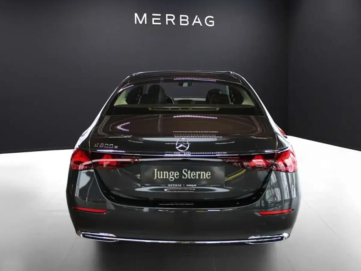 Gebraucht Mercedes E300 Avantgarde 313 PS (230 kW) 2024 Grau Limousine