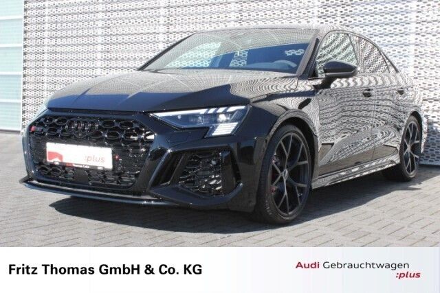 Mythosschwarz metallic Gebraucht 2024 Audi RS3 Ambiente Kleinwagen | 59.790 € (Superpreis) - Bild 1/4