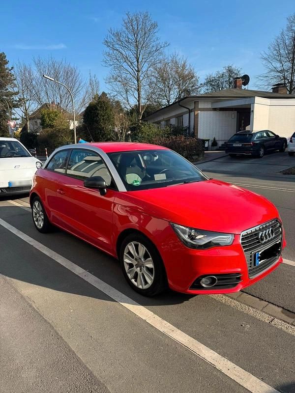 Gebraucht Audi A1 86 PS (63 kW) 2010 Rot Kleinwagen