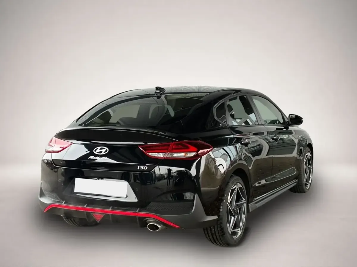 Neu Hyundai i30 N Line 140 PS (102 kW) 2025 Schwarz