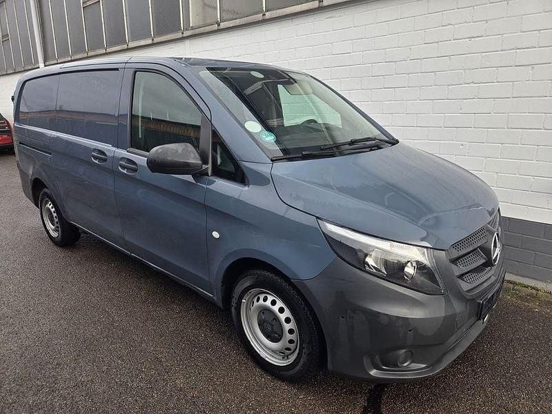 Grau Gebraucht 2020 Mercedes Vito Van | 9.850 € - Bild 1/4