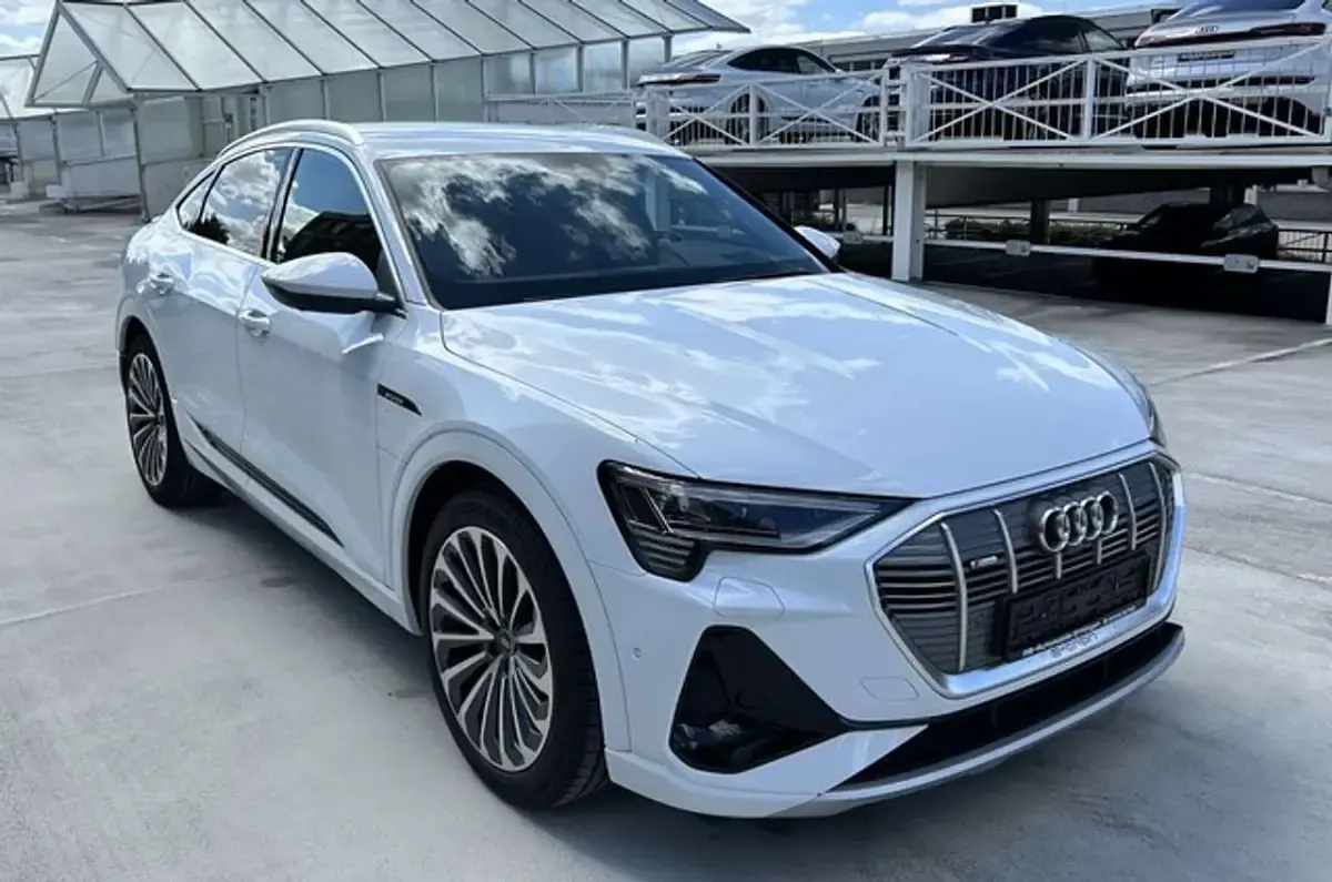Gebraucht Audi e-tron Sportback S-Line 300 kW (408 PS) 2022 Weiß SUV