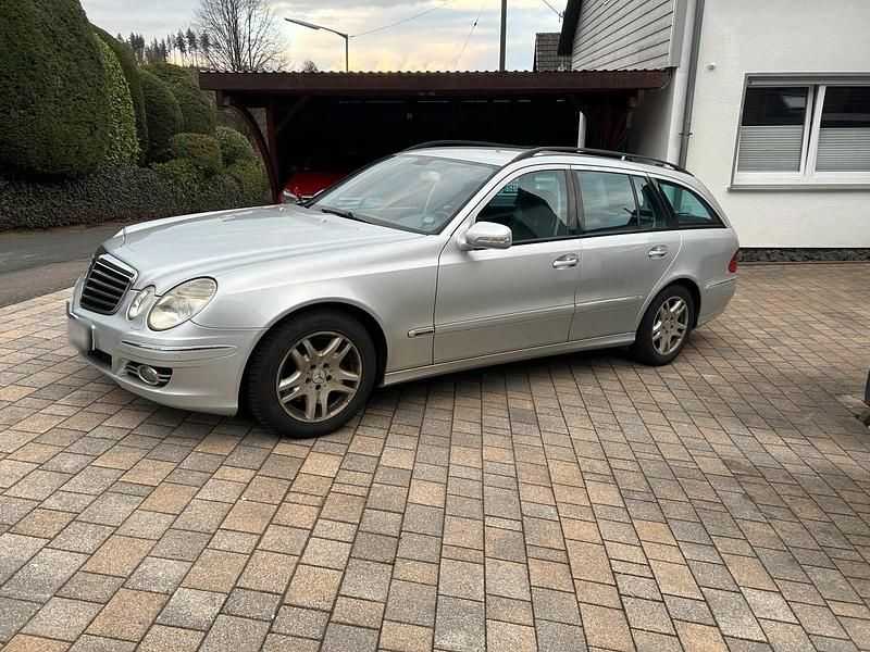 Gebraucht Mercedes E320 224 PS (164 kW) 2007 Silber Kombi