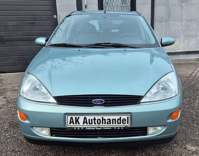 Gebraucht Ford Focus Ghia 101 PS (74 kW) 1999 Blau Limousine