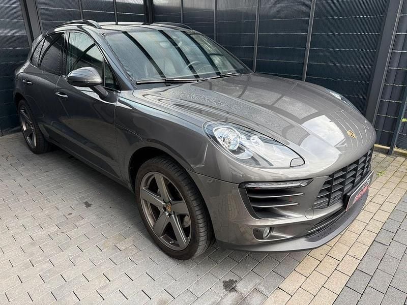 Grau Gebraucht 2015 Porsche Macan S Chrono SUV | 35.950 € (Guter Preis) - Bild 1/4