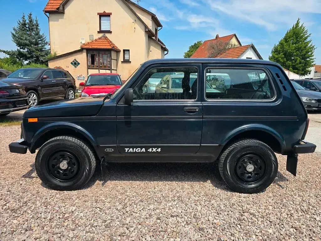 Gebraucht Lada Taiga 83 PS (61 kW) 2017 Grün SUV
