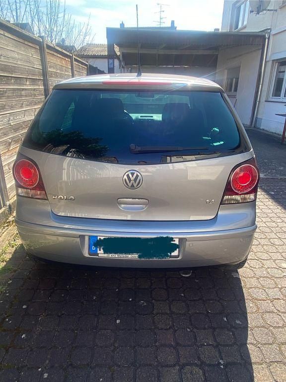 Gebraucht VW Polo Trendline 80 PS (58 kW) 2009 Silber Kleinwagen