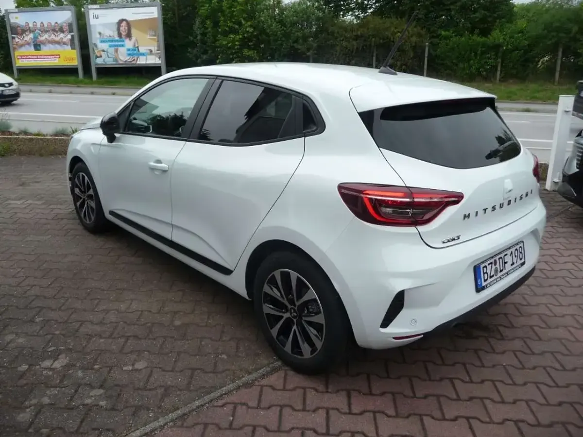Gebraucht Mitsubishi Colt Plus 91 PS (66 kW) 2025 Antarktisweiß Kleinwagen