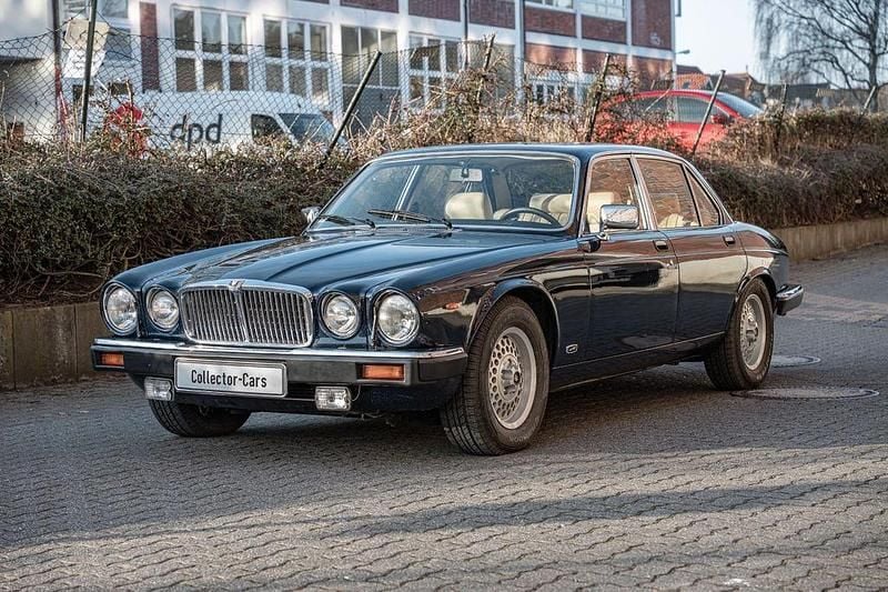 Gebraucht Jaguar XJ12 295 PS (216 kW) 1988 Blau Limousine