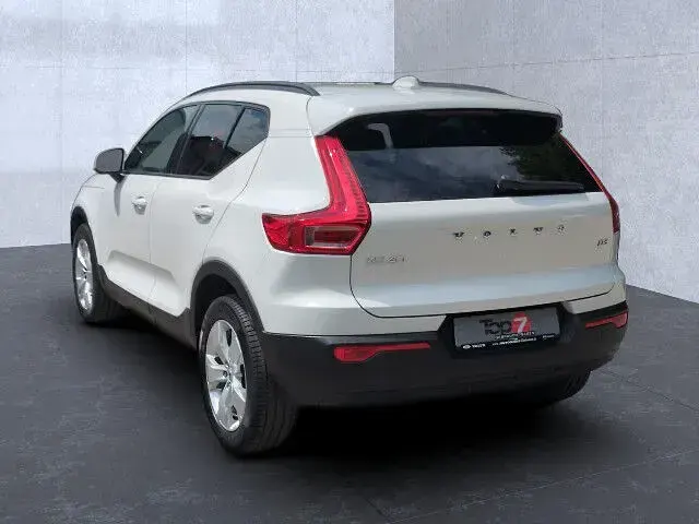 Gebraucht Volvo XC40 Basis 150 PS (110 kW) 2018 Weiß SUV