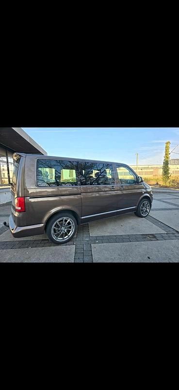 Gebraucht VW Multivan 180 PS (132 kW) 2014 Braun Van