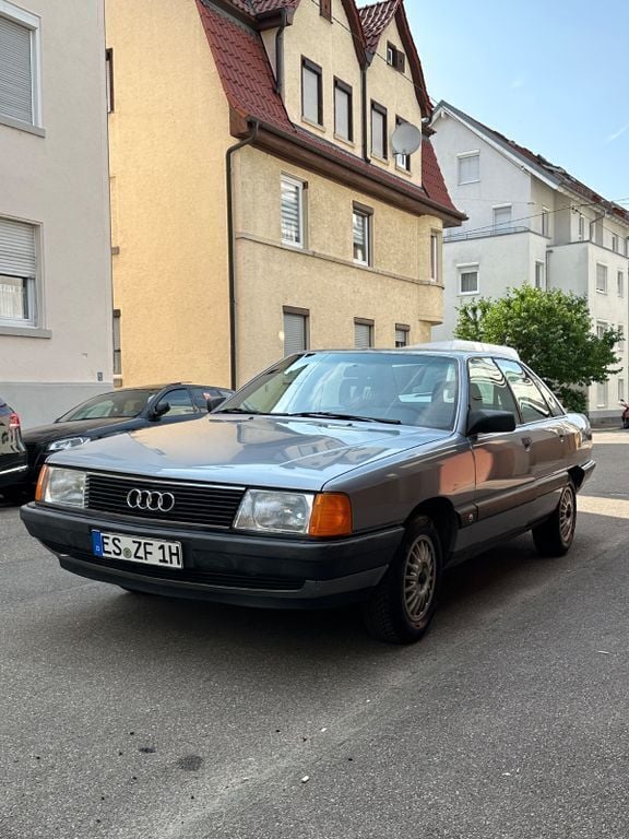 Second-hand Audi 100 116 CP (85 kW) 1988 Albastru Berlinǎ