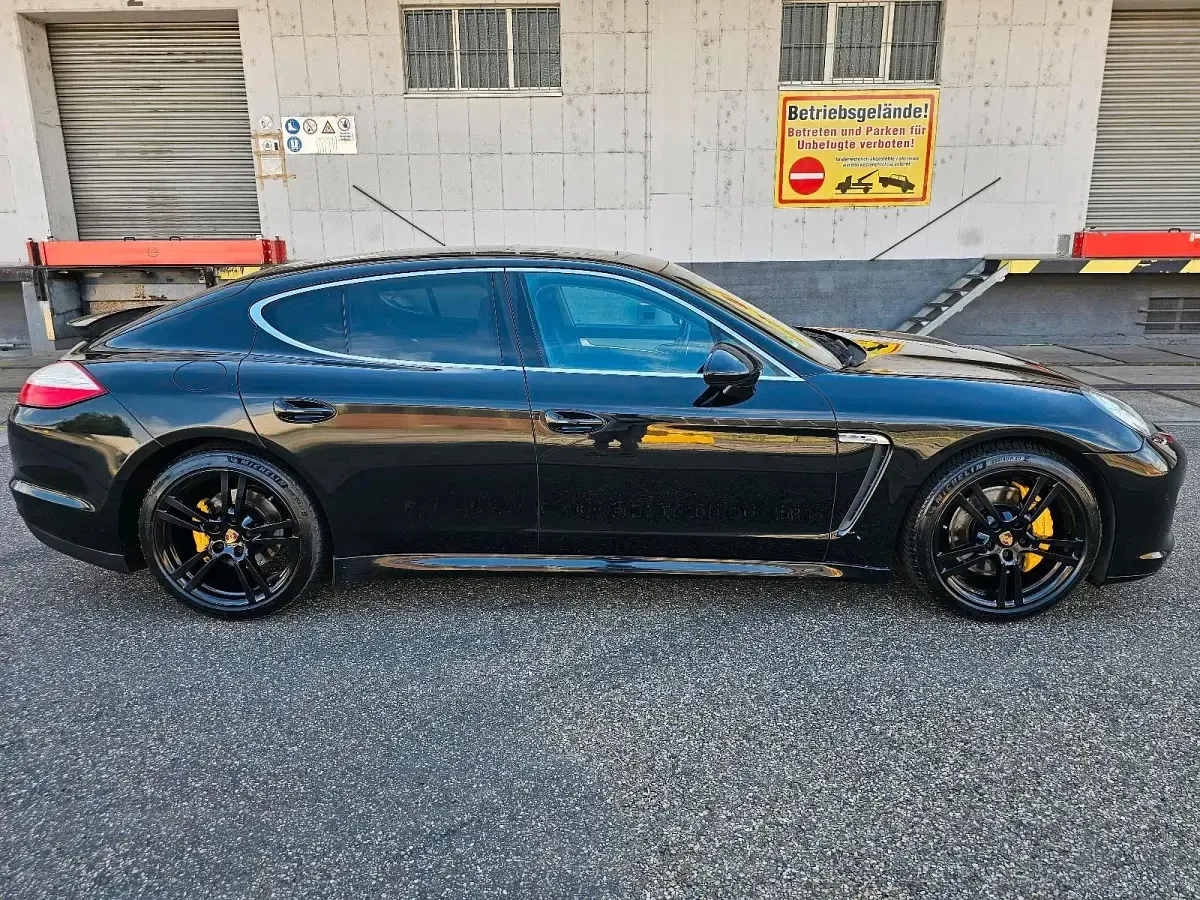 Gebraucht Porsche Panamera 4S 400 PS (294 kW) 2010 Schwarz Kleinwagen
