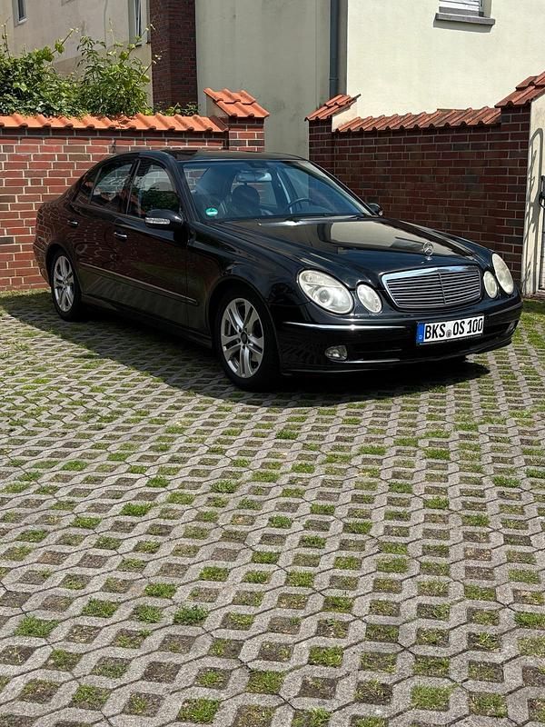 Schwarz Gebraucht 2003 Mercedes E270 Limousine | 2.900 € (Guter Preis) - Bild 1/4