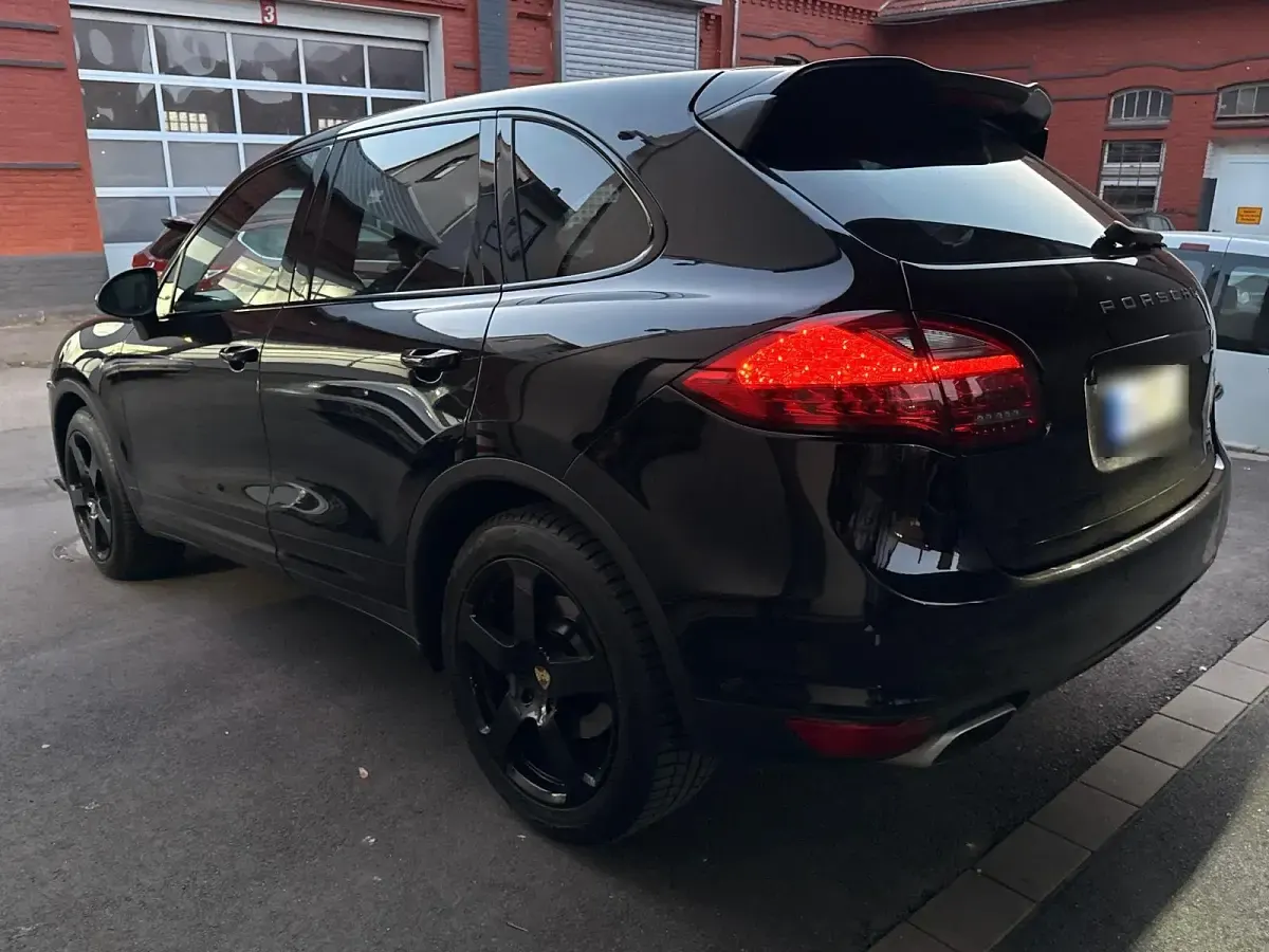 Gebraucht Porsche Cayenne 245 PS (180 kW) 2011 Schwarz SUV