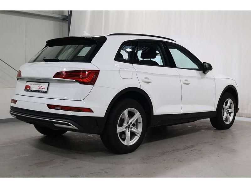 Używany Audi Q5 Basis 204 KM (150 kW) 2025 Biały SUV