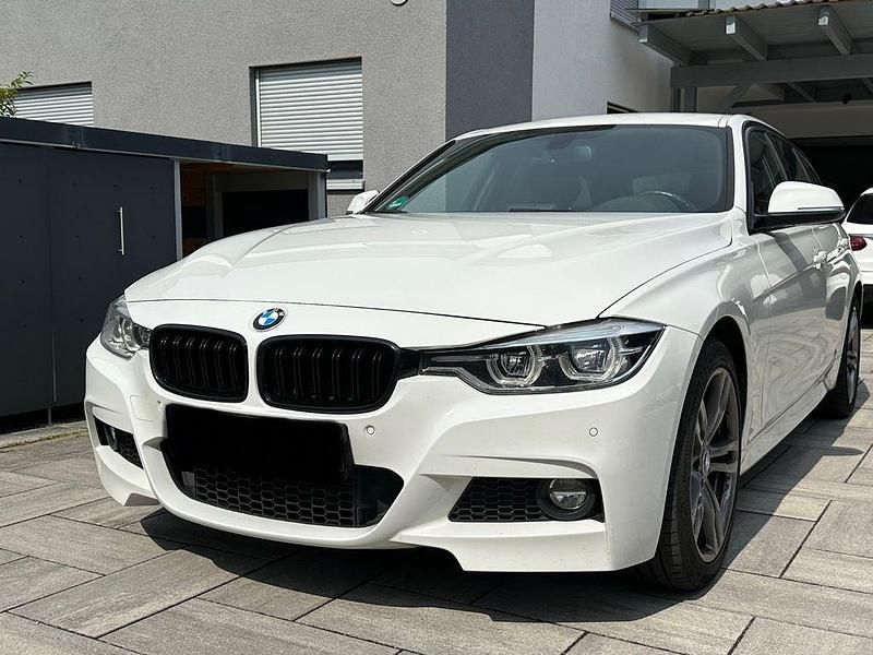 Weiß Gebraucht 2017 BMW 335 M Sport Kombi | 22.999 € (Fairer Preis) - Bild 1/4